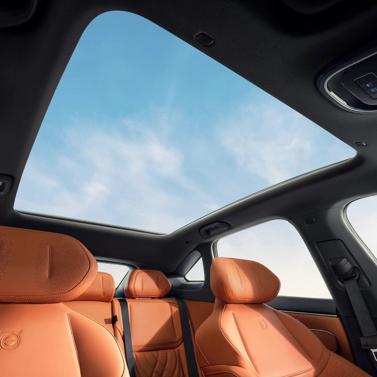 Changan Deepal S07 – Deepal S07 — panoramska steklena streha